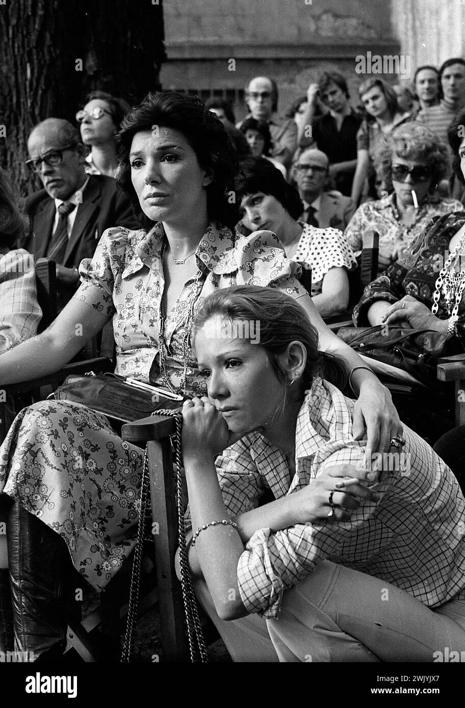 Argemtome actress Graciela Borges (left, born as Graciela Noemí Zabala) and Argentine actress Soledad Silveyra (right, born as Lía Soledad Silveyra) attend a union assembly at the Asociación Argentina de Actores (Argentine Actors Association), Buenos Aires, October 21st, 1974. Stock Photo