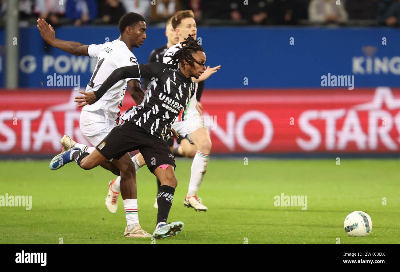 Leuven, Belgium. 17th Feb, 2024. Charleroi's Jeremy Petris and OHL's Ezechiel Banzuzi fight for the ball during a soccer match between Oud-Heverlee Leuven and Sporting de Charleroi, Friday 16 February 2024 in Leuven, on day 26 of the 2023-2024 'Jupiler Pro League' first division of the Belgian championship. BELGA PHOTO VIRGINIE LEFOUR Credit: Belga News Agency/Alamy Live News Stock Photo