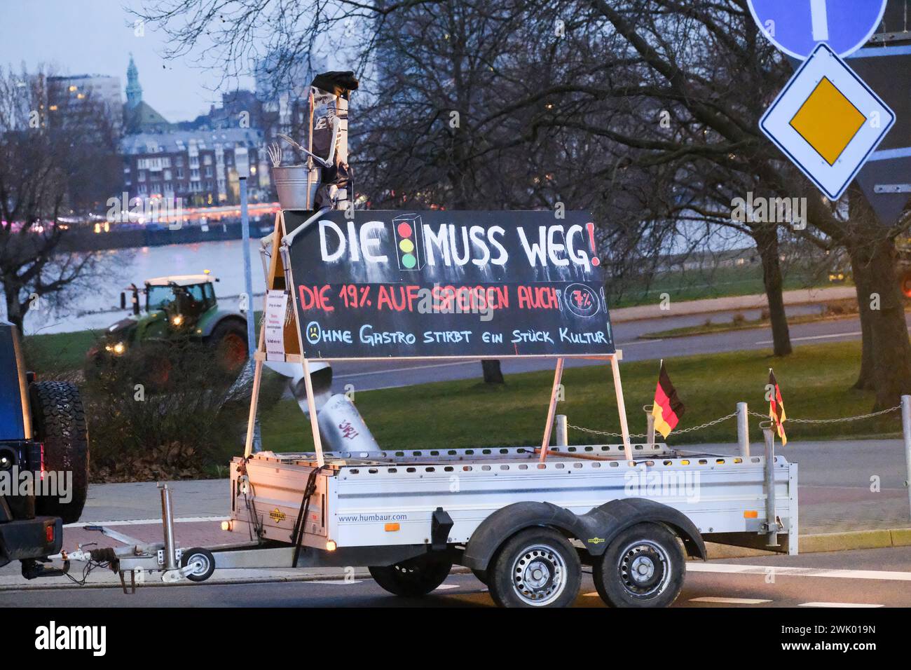 Fahrzeugkorso hi-res stock photography and images - Alamy