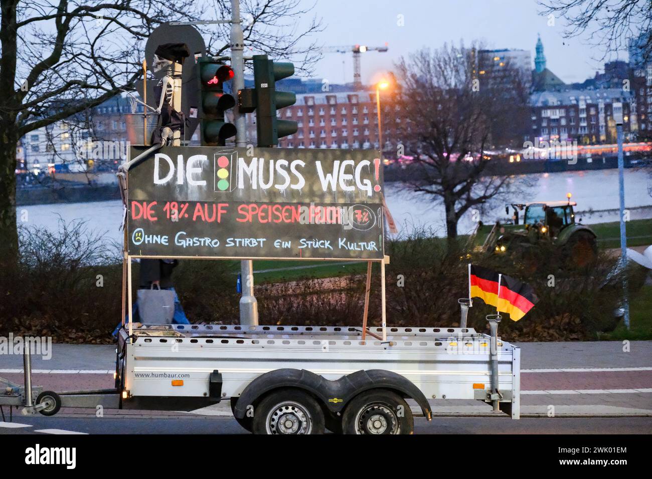 Fahrzeugkorso hi-res stock photography and images - Alamy