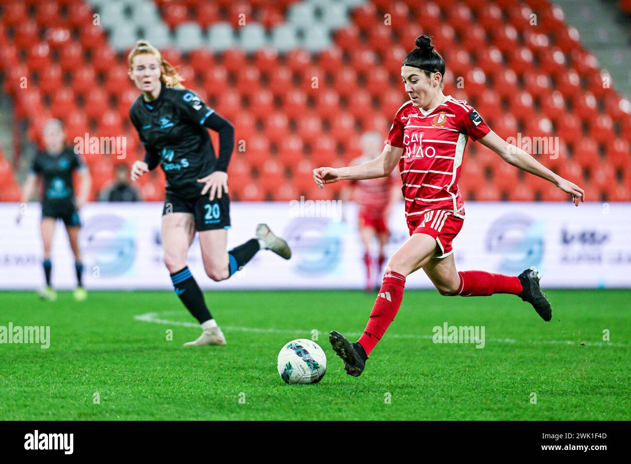 Liege, Belgium. 17th Feb, 2024. Noemie Gelders (10) of Standard