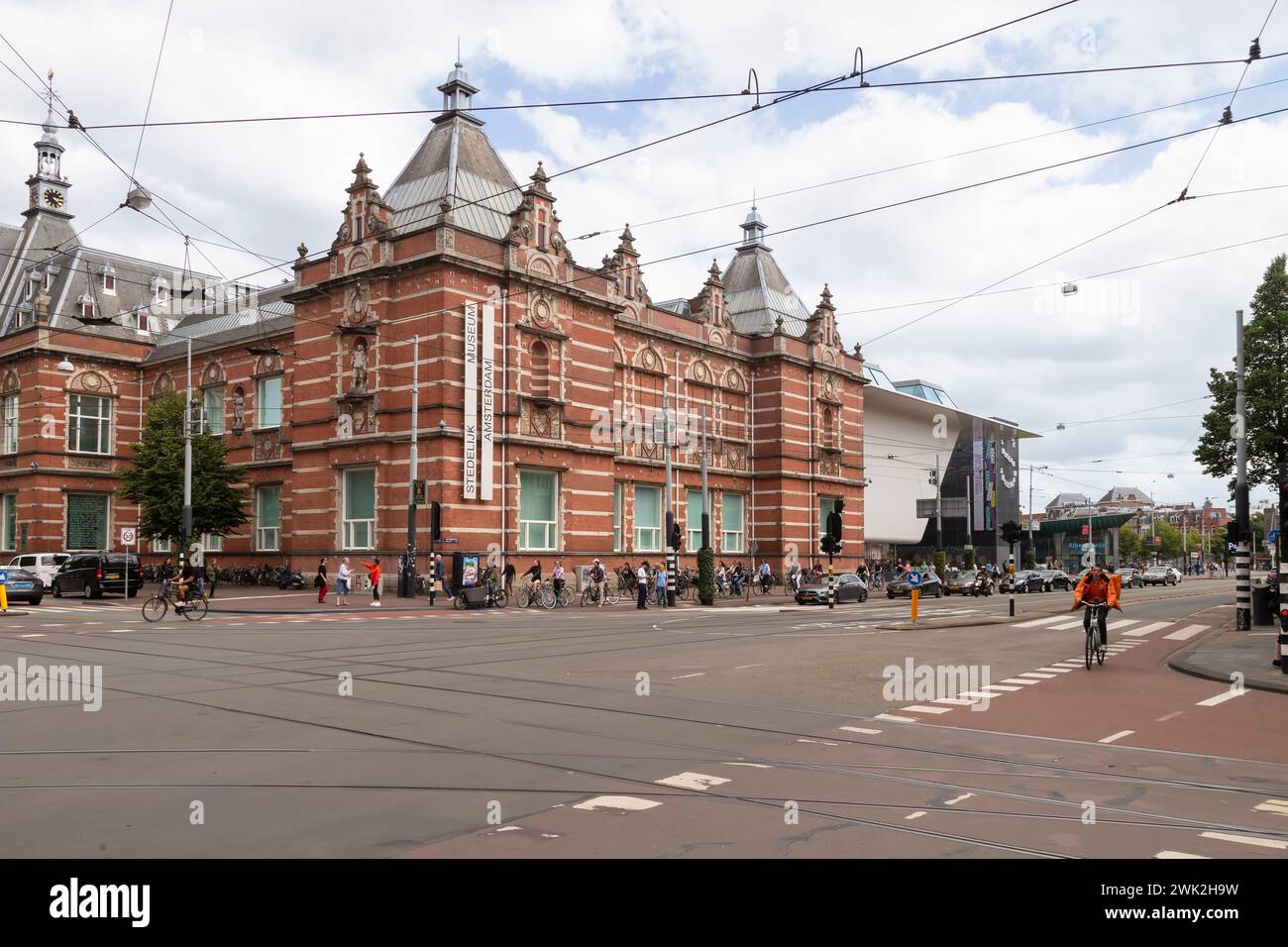 Square Museum Building Municipal museum building at the museum square in Amsterdam Stock Photo ...