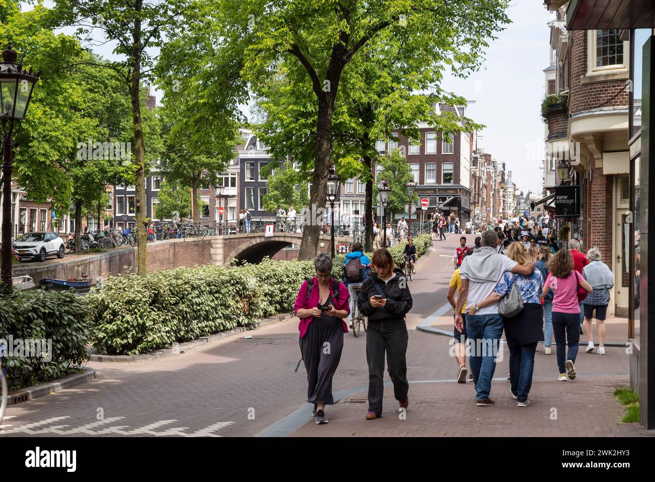 Residents Walk Through Streets Hi res Stock Photography And Images Alamy residents-walk-through-streets-hi-res-stock-photography-and-images-alamy