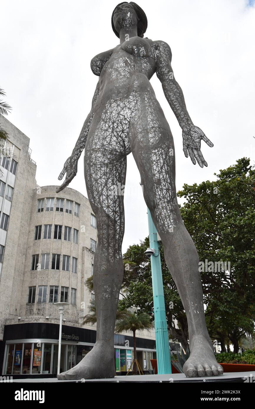 Evolution sculpture hi-res stock photography and images - Alamy