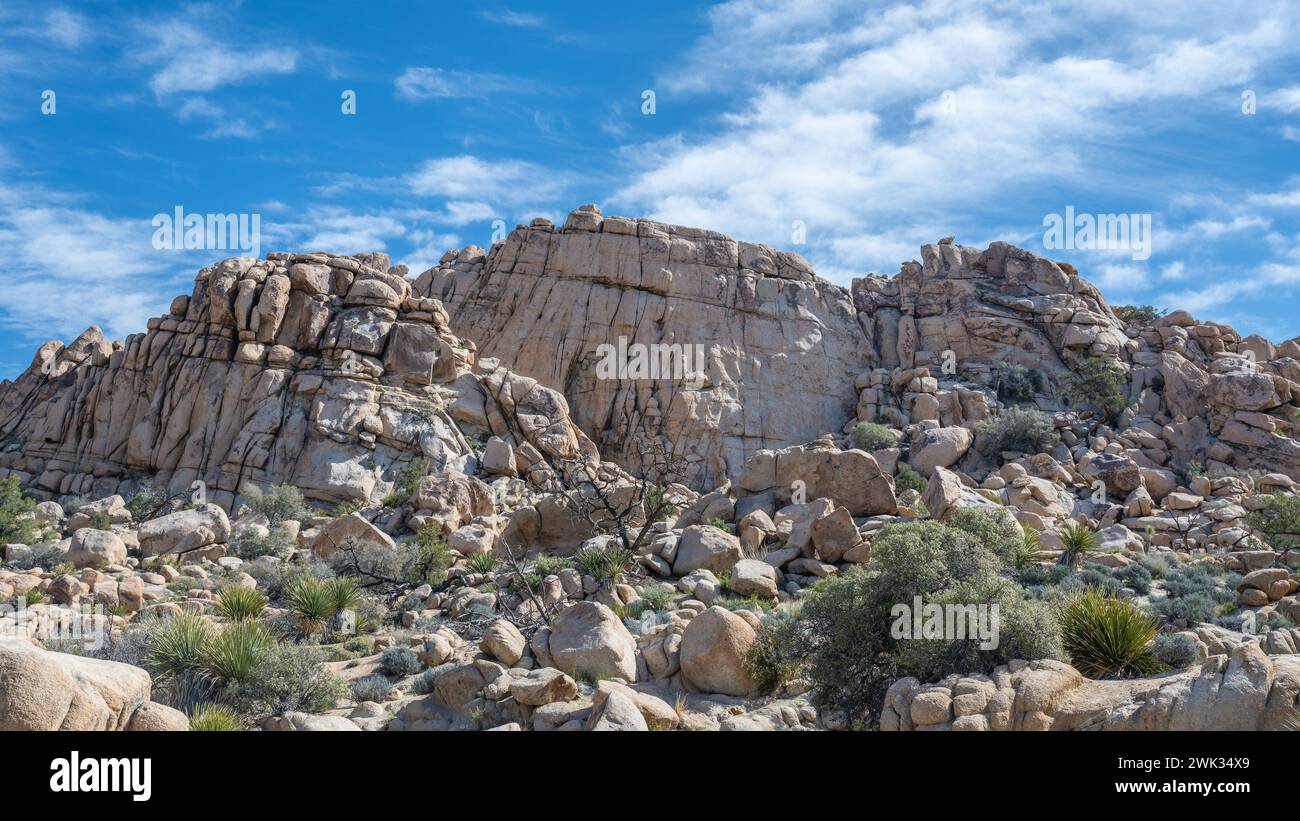 Great Burrito rock formation, Hidden Valley Trail, Joshua Tree National Park, near Yucca Valley, California. Stock Photo