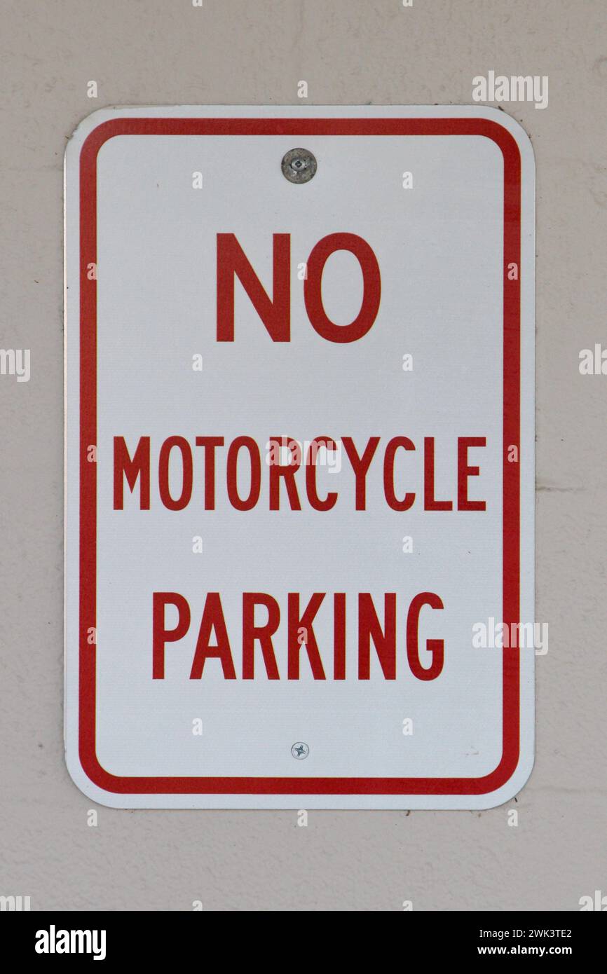 A "No Motorcycle Parking" sign, near the entrance of a Gold's Gym location in San Antonio, Texas, USA, on February 18, 2024. The first location of a Gold's Gym was in Venice Beach, California. Today locations are worldwide. In 2020, the gym was acquired by Rainer Schaller's RSG Group GmbH. GmbH also owns the European McFit fitness chain. (Photo by Carlos Kosienski/Sipa USA) Stock Photo