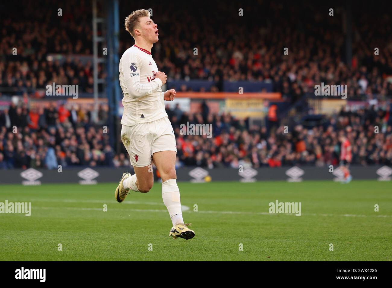 Kenilworth Road, Luton, Bedfordshire, UK. 18th Feb, 2024. Premier League Football, Luton Town versus Manchester United; Rasmus Hojlund of Manchester Utd celebrates after he scored for 0-1 in the 1st minute from a poor back-pass Credit: Action Plus Sports/Alamy Live News Stock Photo