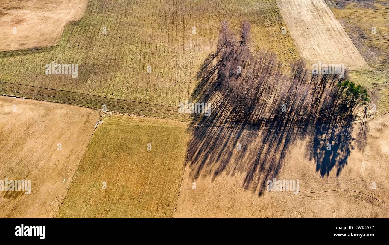 Lake top down view hi-res stock photography and images - Alamy