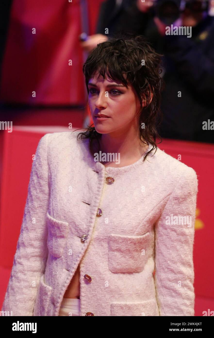 Berlin, Germany, 18th February 2024, Kristen Stewart from the film Love Lies Bleeding, arriving on the red carpet for the film Dying (Sterben) gala screening at the 74th Berlinale International Film Festival in Berlin. Credit: Doreen Kennedy/Alamy Live News. Stock Photo