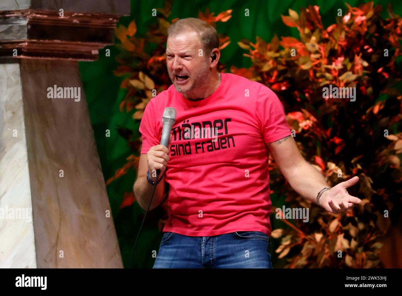  Comedian Mario Barth bei seiner Show in der Lanxess-Arena. Köln, 18.02. Illustration 