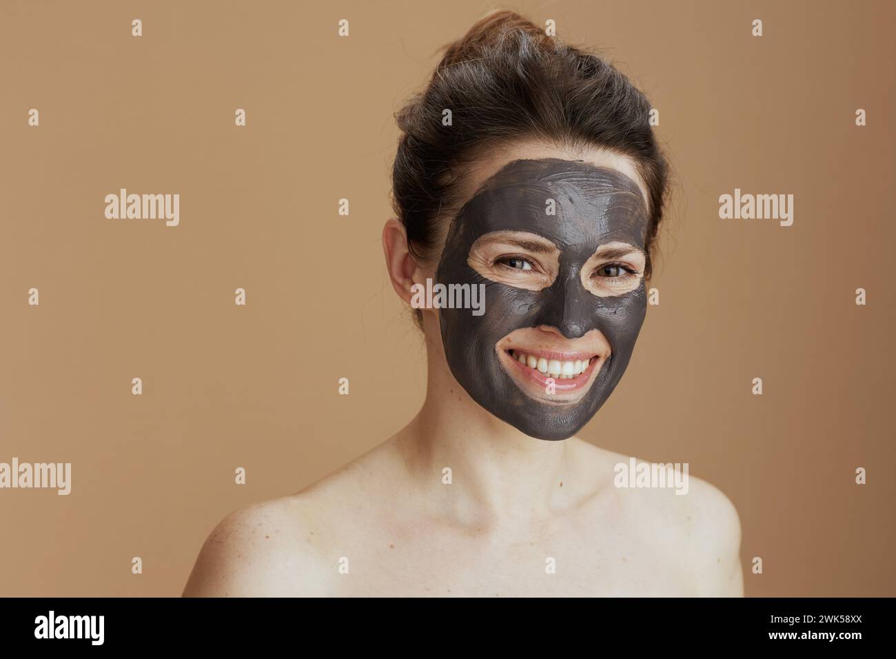 Cosmetic face mask funny hi-res stock photography and images - Alamy
