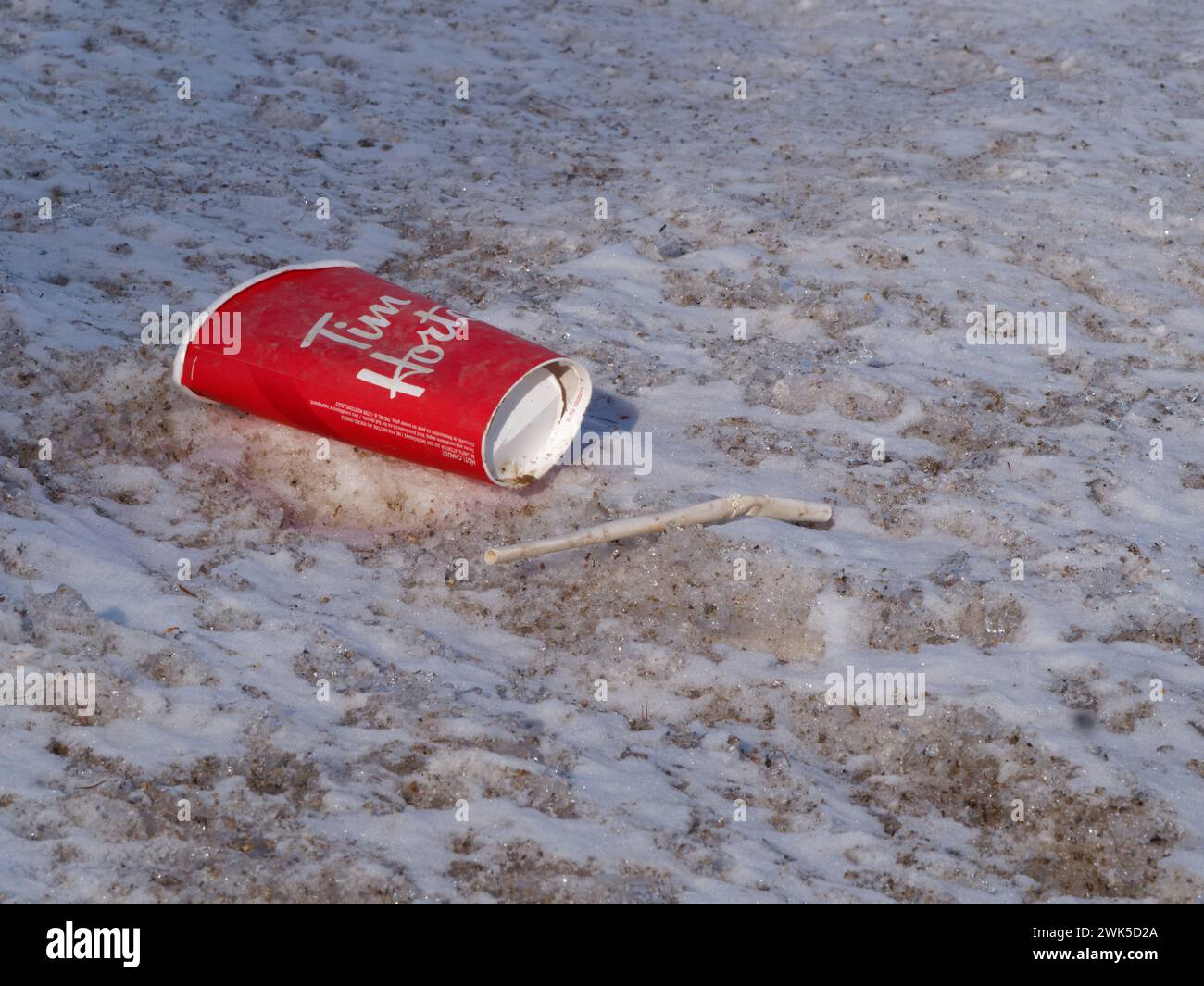 Crushed paper cup hi-res stock photography and images - Alamy