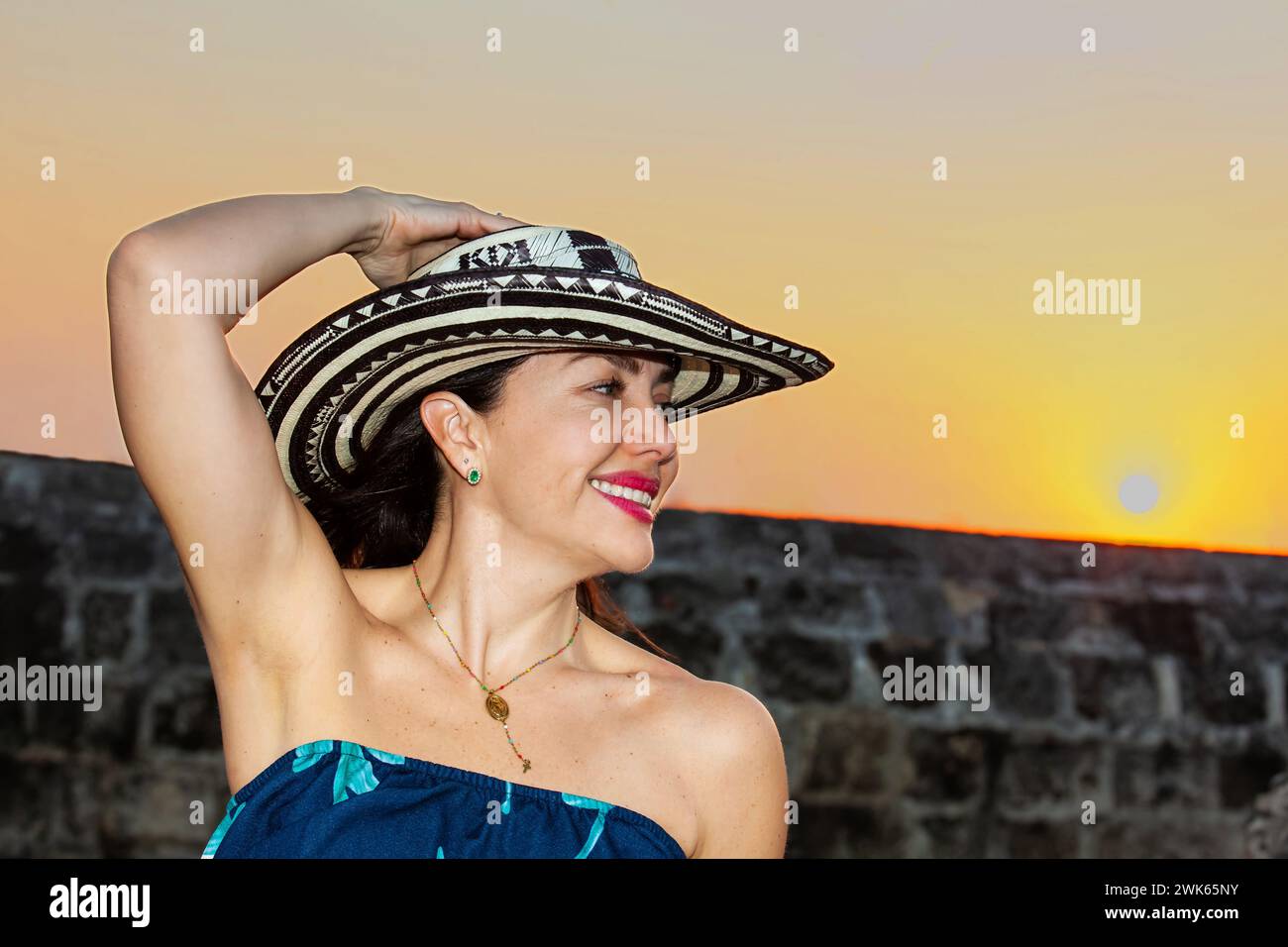 Woman wearing sombrero hi-res stock photography and images - Page