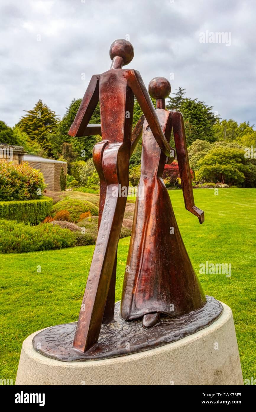 Paul Dibble Skulptur Tanzen, Larnach Castle, Garten, Dunedin, Neuseeland Stock Photo