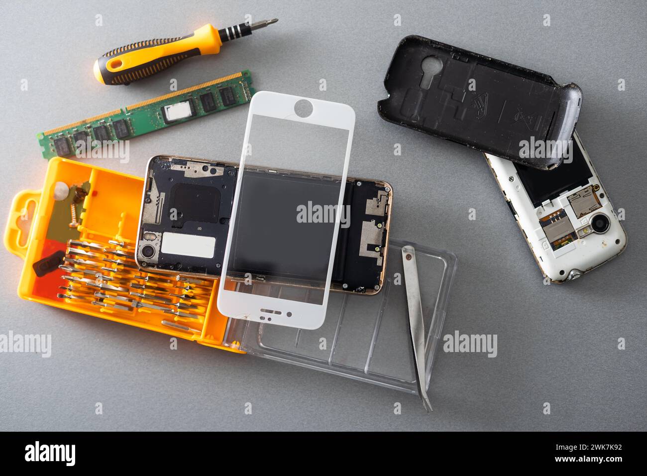 Close-up photos showing process of mobile phone repair Stock Photo - Alamy