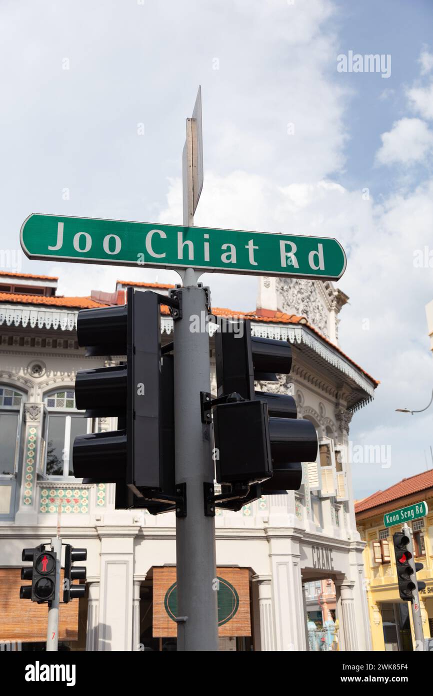 Traffic light and green 
