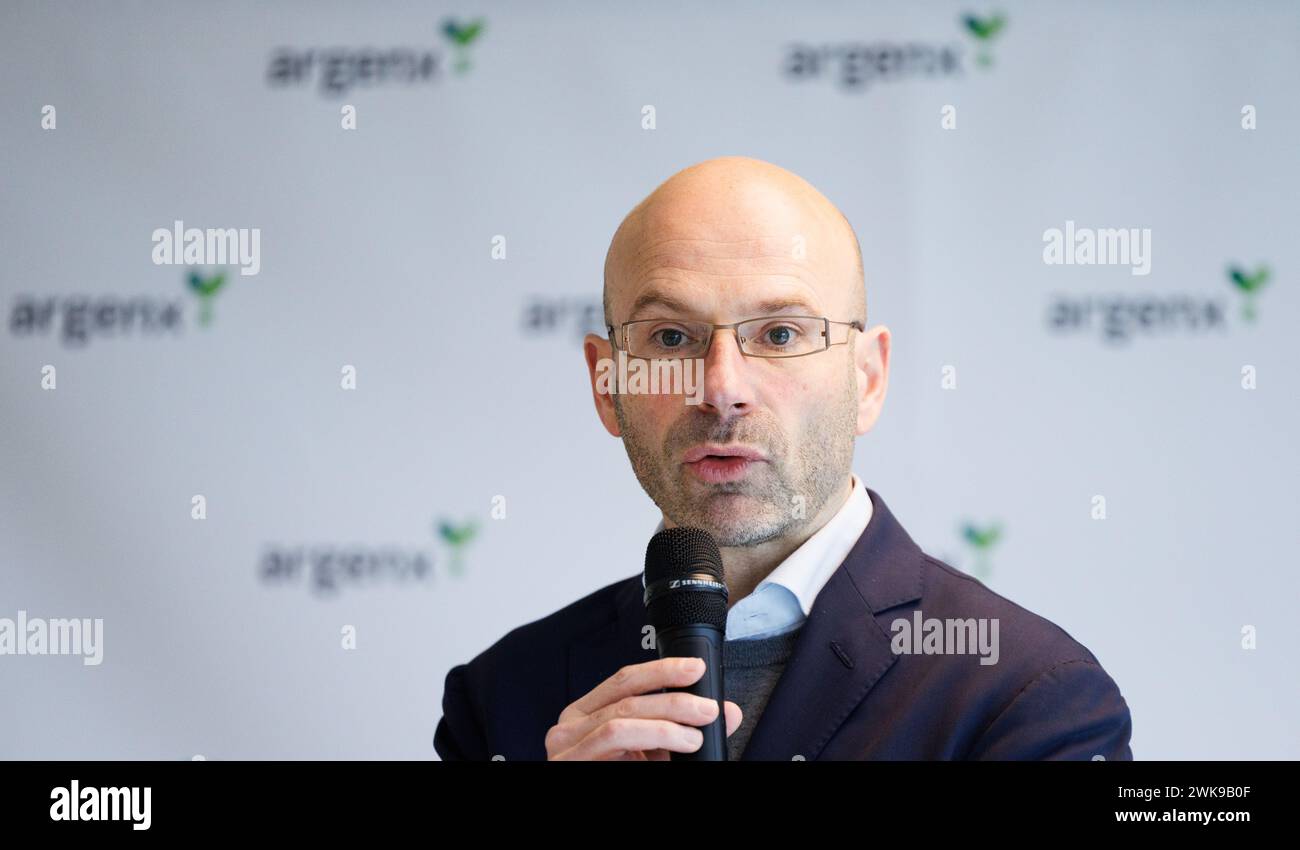Zwijnaarde, Belgium. 19th Feb, 2024. Argenx CEO Tim Van Hauwermeiren delivers a speech at a visit of the Prime Minister and the EU Commission for Competition to the laboratories and headquarters of argenx, in Zwijnaarde, Monday 19 February 2024. argenx is a pharmaceutical company active in drug development in the biotech sector. argenx SE is listed on Euronext Brussels and on NASDAQ in the United States. BELGA PHOTO BENOIT DOPPAGNE Credit: Belga News Agency/Alamy Live News Stock Photo