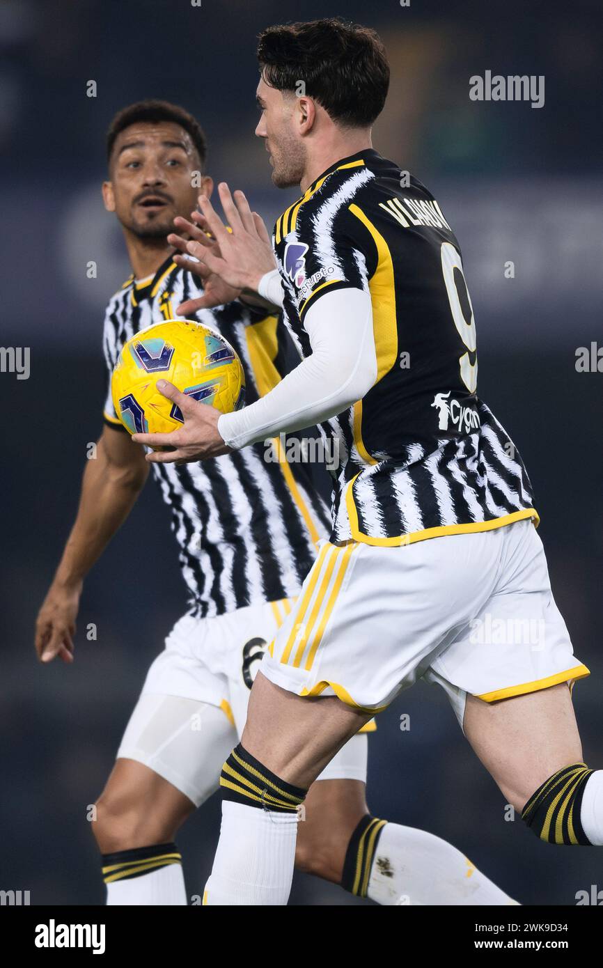 Danilo Luiz da Silva from Brazil (L) and Sadio Mane from Senegal (R) in  action during the friendly football match between Brazil and Senegal at  Estadio Jose Alvalade. Final Score: Brazil 2:4