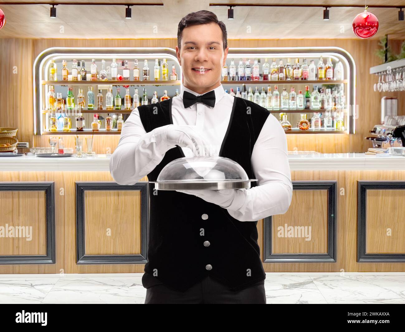 Waiter tray bar hi-res stock photography and images - Alamy