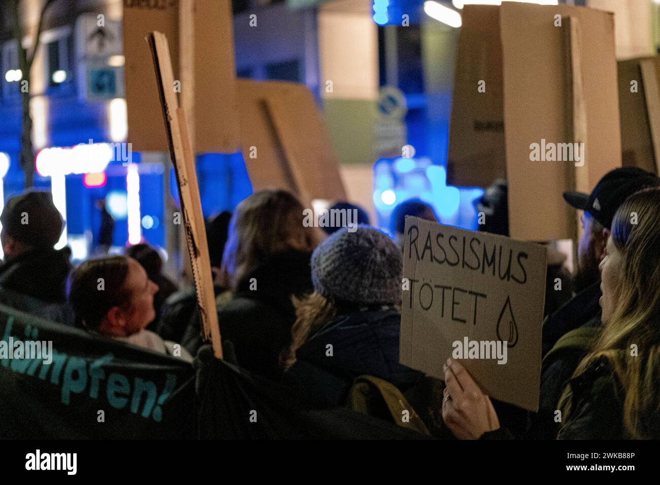 19.02.2024, Gedenkdemonstration Hanau, Nürnberg: Unter dem Motto Hanau ist überall gingen am Montagabend ca. 1500 Menschen in Nürnberg auf die Straße um an den rechtsextremen, rassistisch motivierten Anschlag von Hanau 2020 zu erinnern. Bayern Deutschland Demonstration  Hanau ist überall  Nürnberg-04 *** 19 02 2024, Memorial demonstration Hanau, Nuremberg Under the slogan Hanau is everywhere, around 1500 people took to the streets in Nuremberg on Monday evening to commemorate the right-wing extremist, racially motivated attack in Hanau in 2020 Bavaria Germany Demonstration Hanau is everywhere Stock Photo