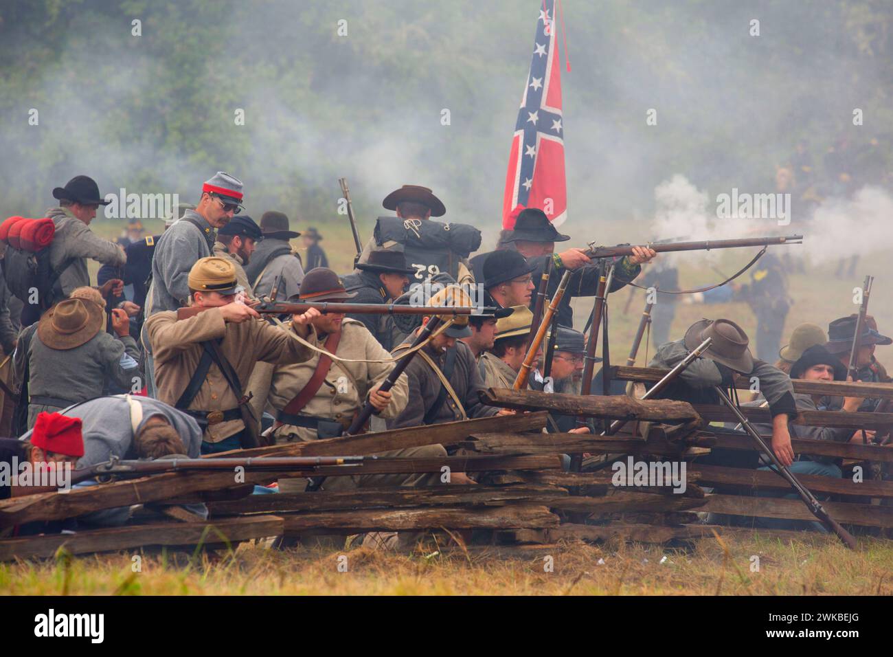 Confederate soldiers during battle re-enactment, Civil War Reenactment ...