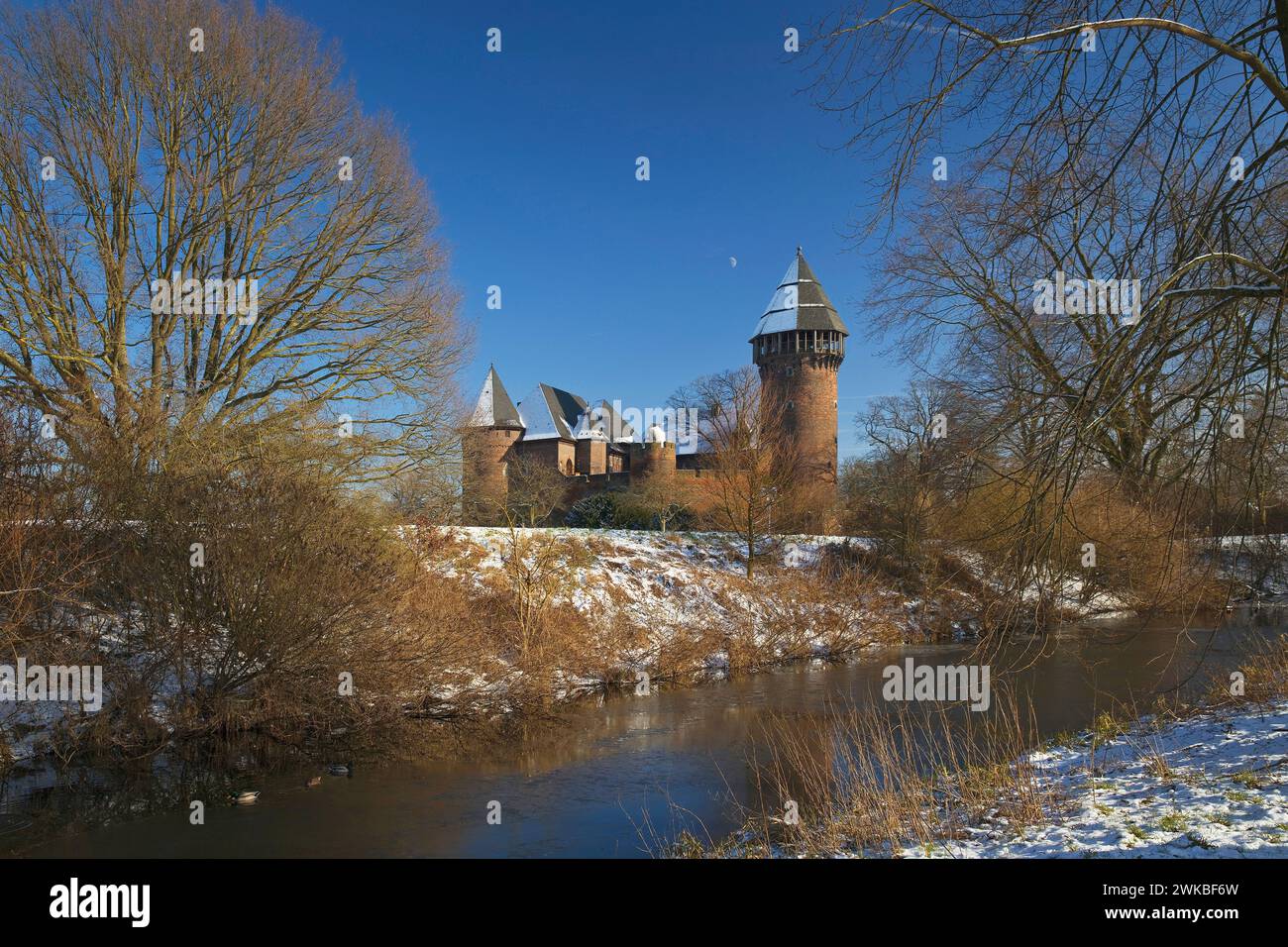 Linn Castle moated castle in Krefeld-Linn in winter, Germany, North Rhine-Westphalia, Krefeld Stock Photo