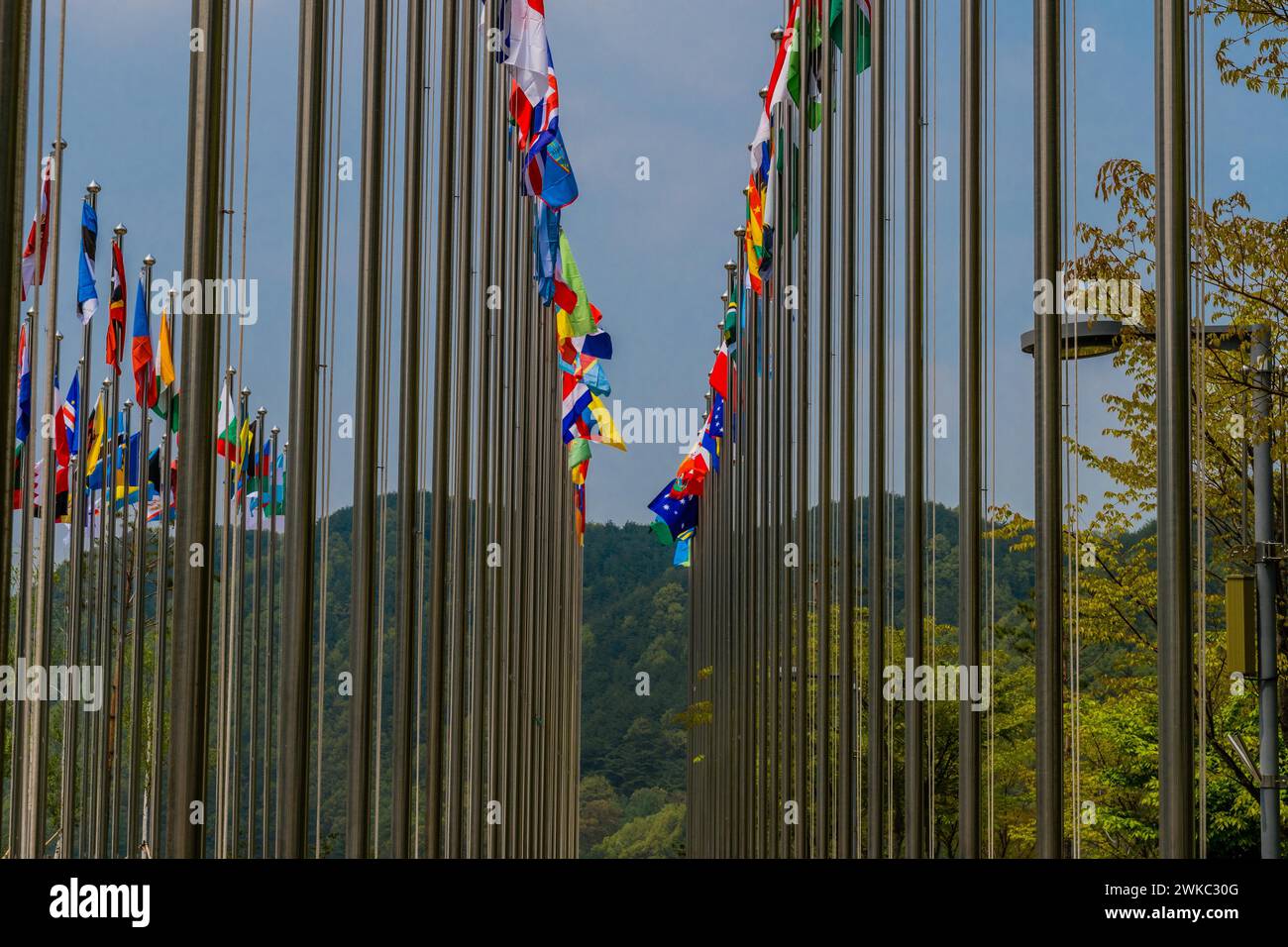 Flags flying from flagpoles hi-res stock photography and images - Alamy