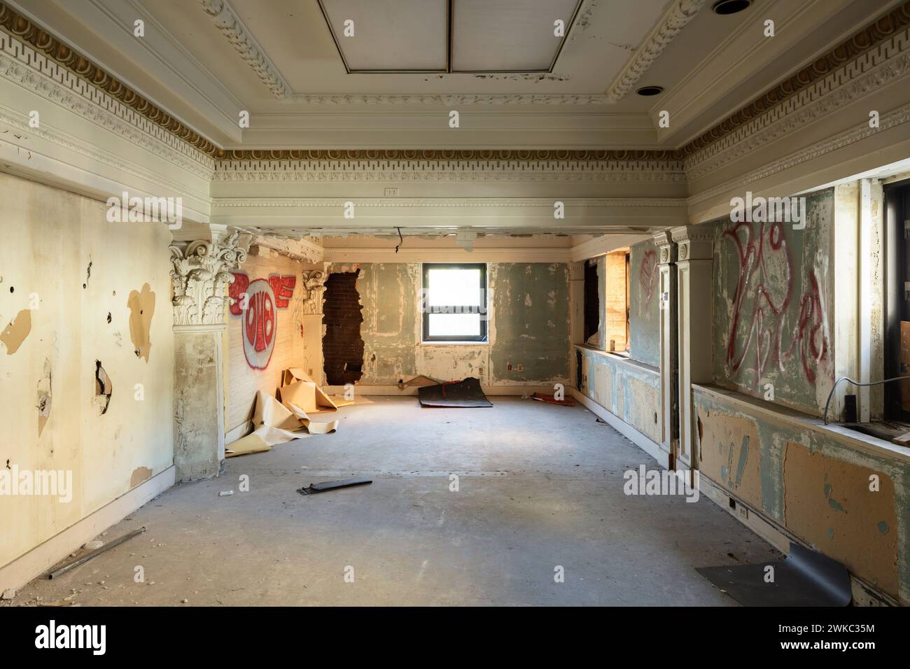 A room inside the Royal Connaught Hotel before renovations in Hamilton, Ontario, Canada Stock Photo