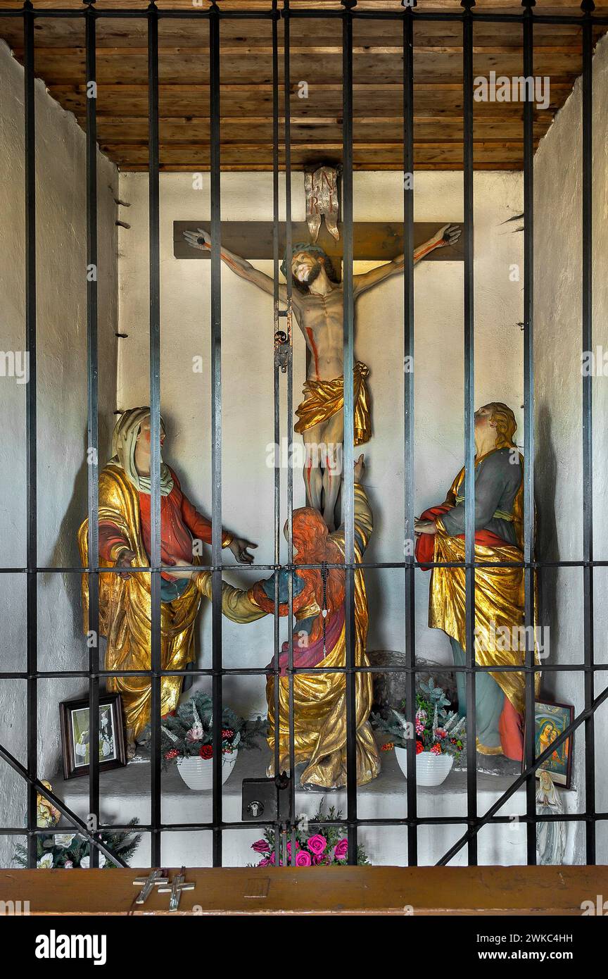 Chapel, crucifix with mourning figures on the Buchenberg, Buchenberg, Allgaeu, Bavaria, Germany Stock Photo