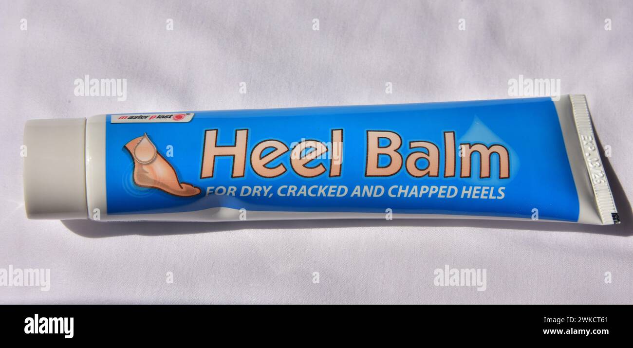 Feet moisturiser hires stock photography and images Alamy