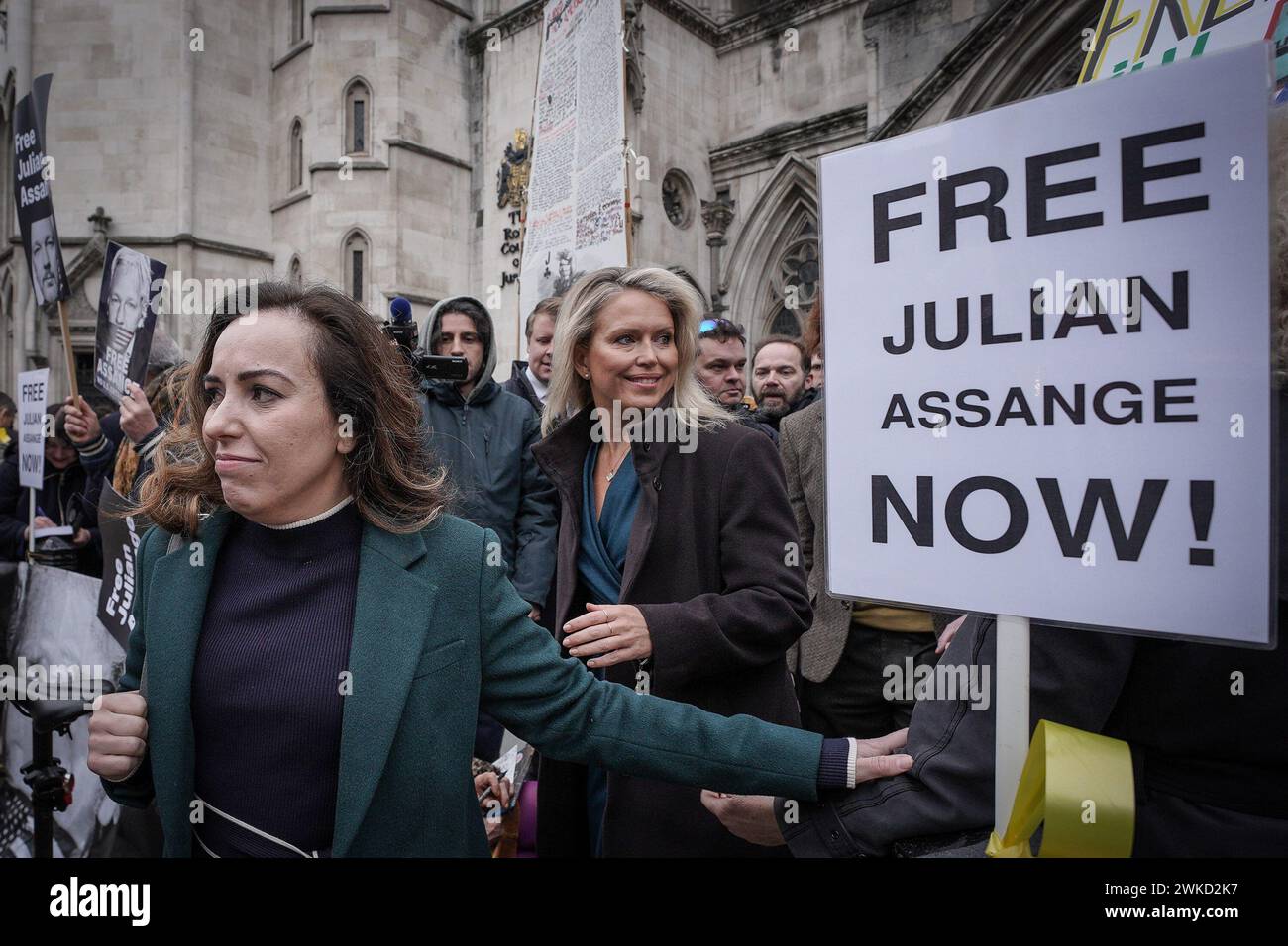 London, UK. 20th February 2024. Stella Assange arrives for the two-day Julian Assange hearing at the Royal Courts of Justice to weigh up whether the WikiLeaks founder can be granted leave to appeal against the 2022 decision of extradition to the US where he could face life in prison if convicted of spying charges. Credit: Guy Corbishley/Alamy Live News Stock Photo
