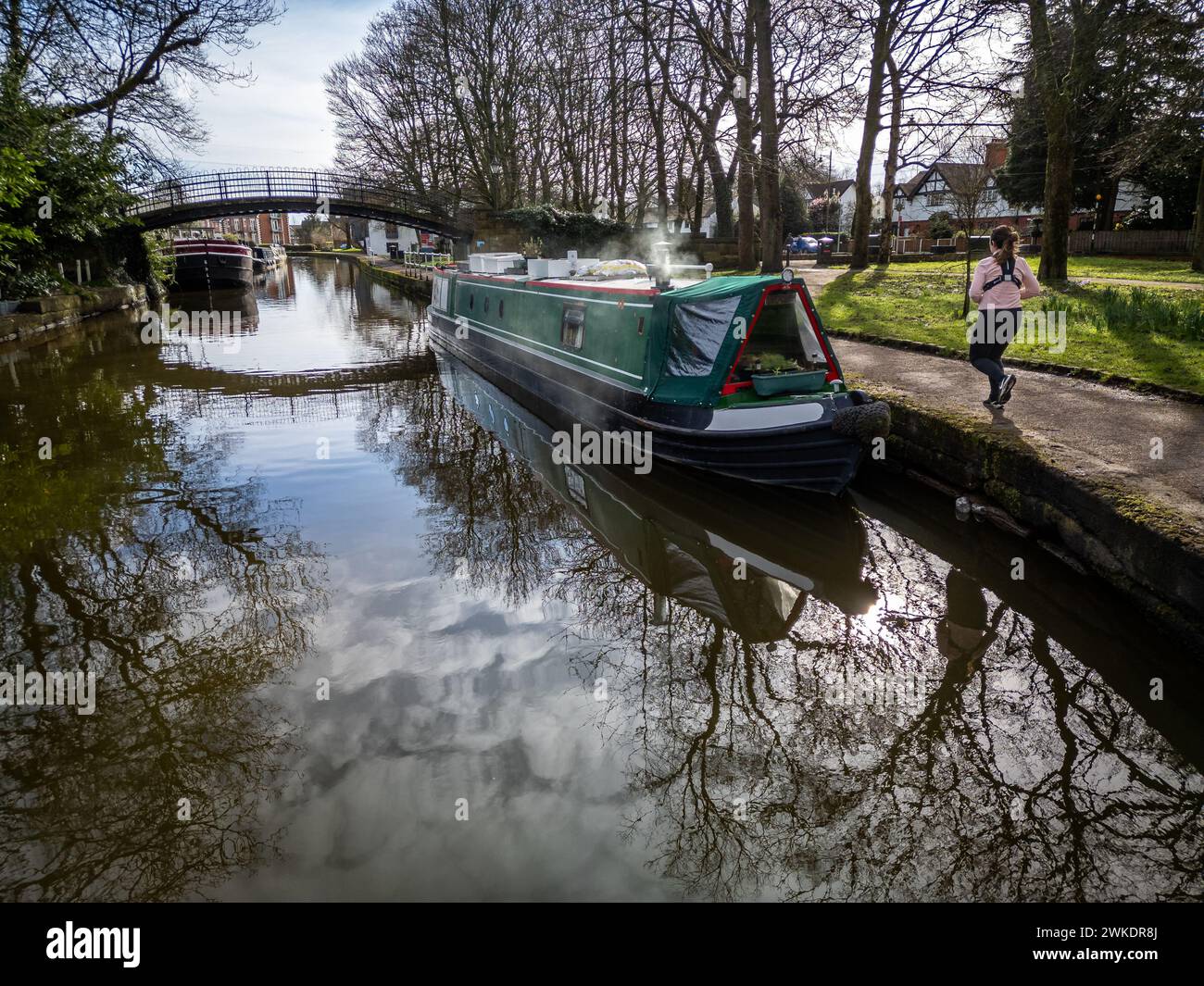 Worsley, Manchester, Tuesday February 20, 2024. People enjoy a beautiful morning along the Bridgewater Canal in Worsley as lovely early Spring sunshine bathes the North West of Englend. Credit: Paul Heyes/Alamy News Live. Stock Photo