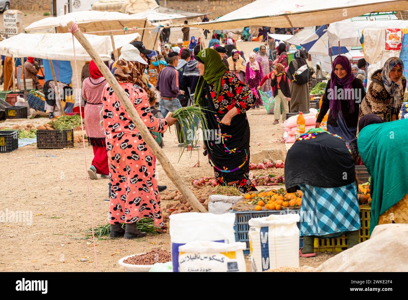 mercado Bereber en Tamtatouch, valle del Todra, alto Atlas, Marruecos, Africa. Stock Photo