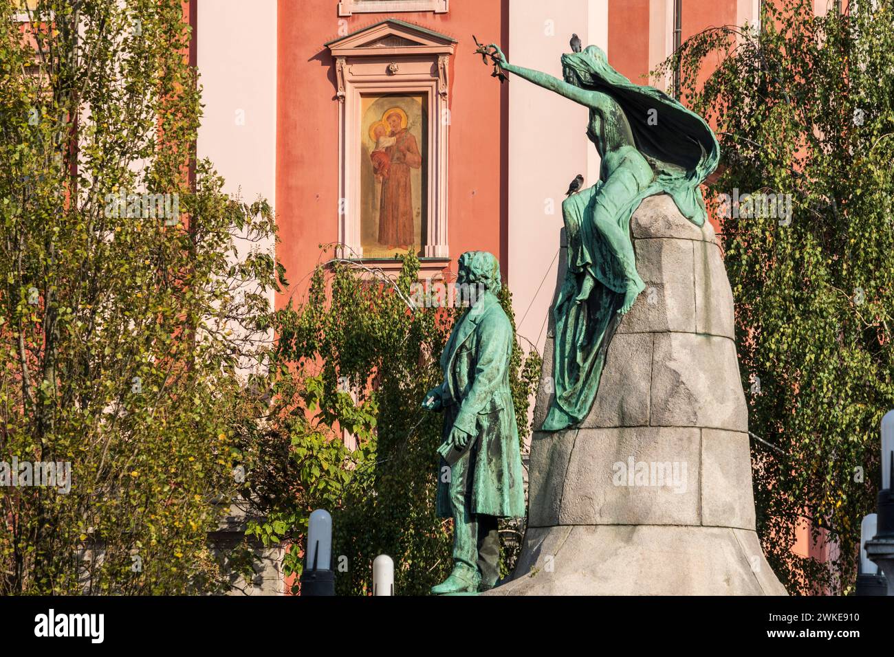 monument to France Pre¨eren in front Church of the Annunciation, Pre¨eren Square, Ljubljana,Slovenia, Central Europe,. Stock Photo
