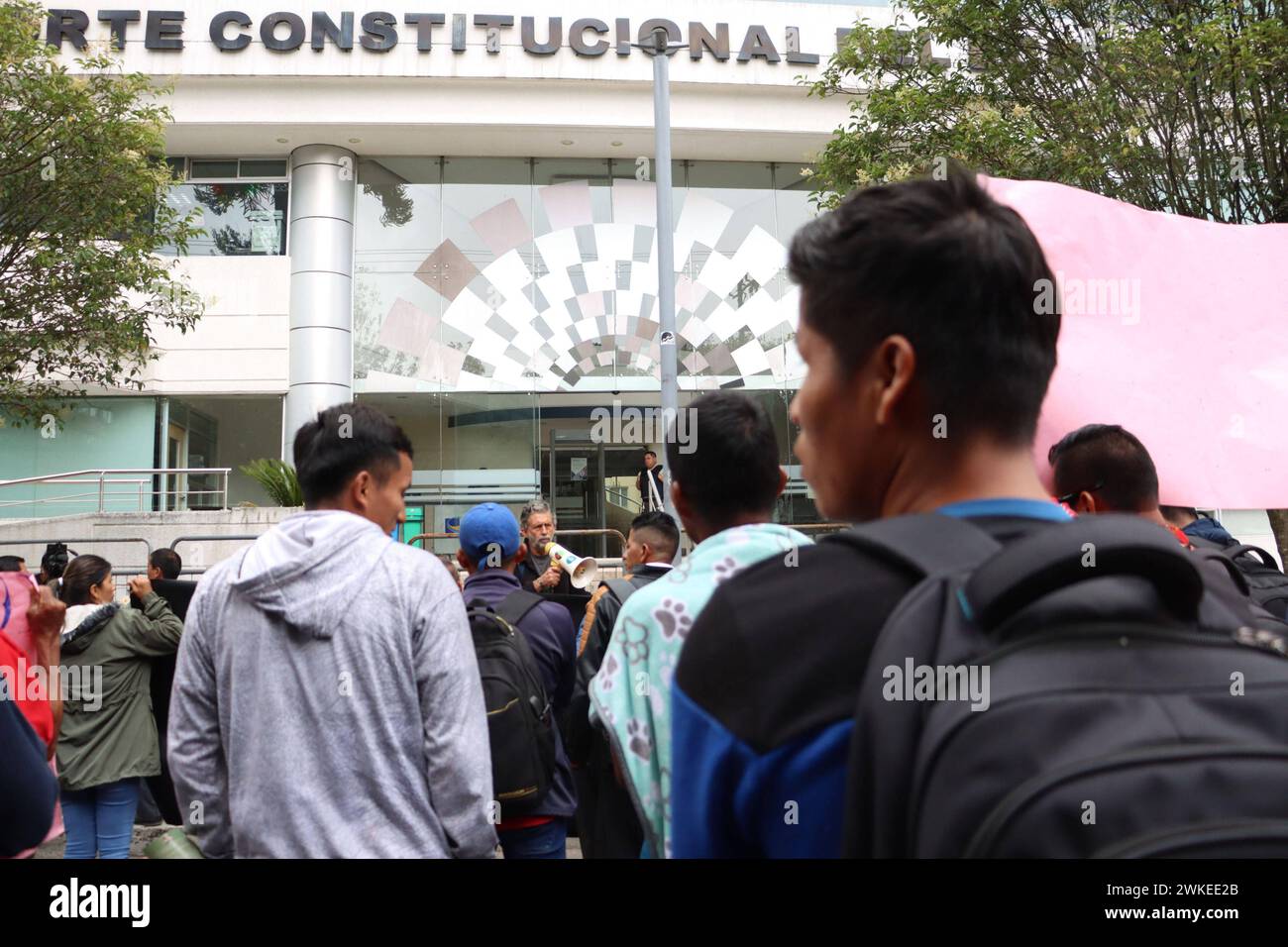 COMUNEROS-KICHWAS-CORTE-CONSTITUCIINAL Quito, martes 20 de febrero del 2024 Comuneros y comuneras Kichwas de la Amazonia, acudieron a un planton en la Corte Constitucional, para solicitar se de respuesta al caso del derrame de 15800 de hidrocarburos derramados el 7 de abril del 2020, que afectan a sus comunidades. Fotos:Rolando Enriquez/API Quito Pichincha Ecuador EVN-COMUNEROS-KICHWAS-CORTE-CONSTITUCIINAL-16951c71c99c3361e47961829441dbec *** KICHWAS COMMUNALS IN THE CONSTITUTIONAL COURT Quito, Tuesday, February 20, 2024 Kichwa community members of the Amazon, went to a sit-in at the Constitut Stock Photo