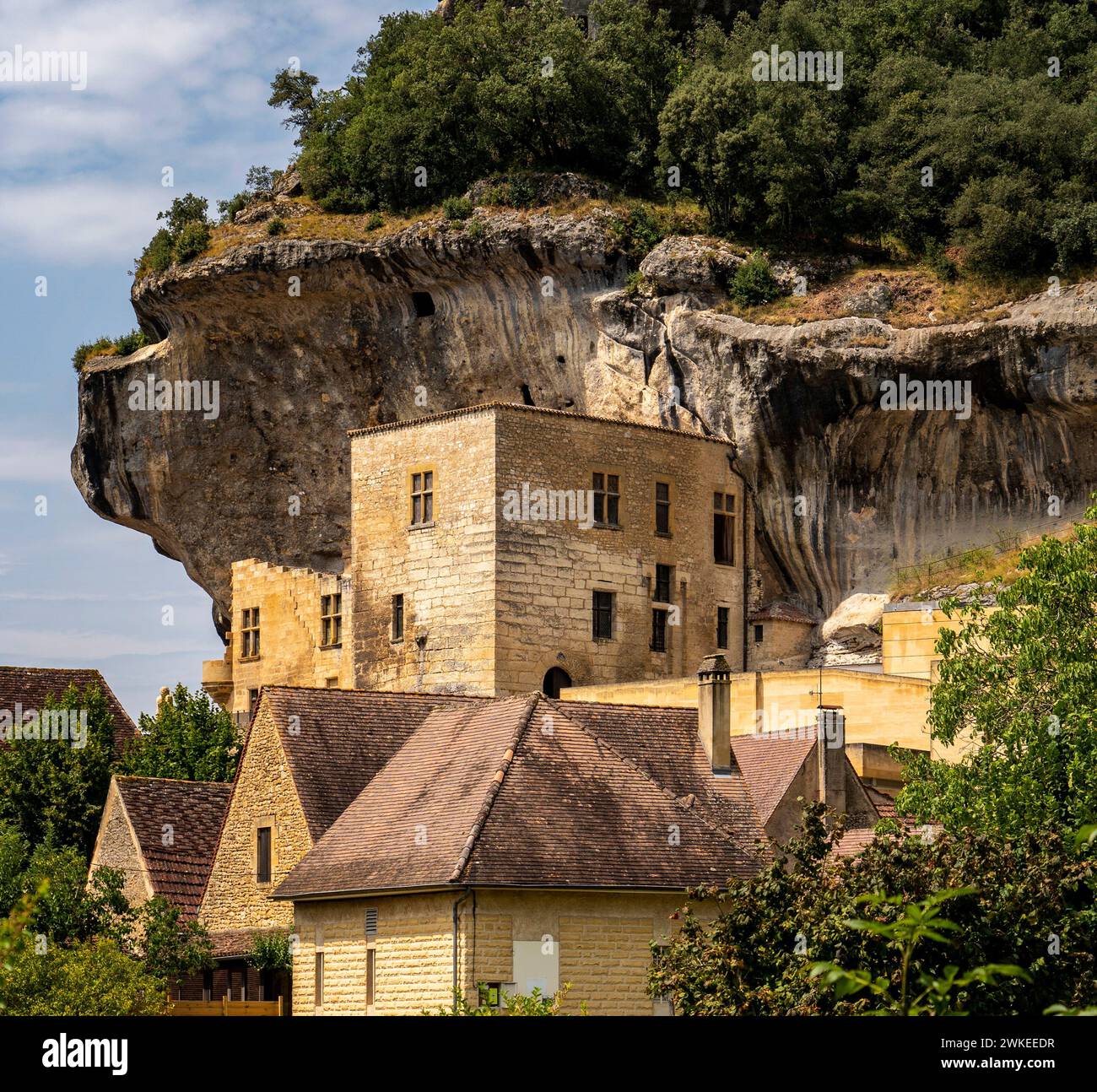 The town of les Eyzies-de-Tayac-Sireuil along the Dordogne Stock Photo