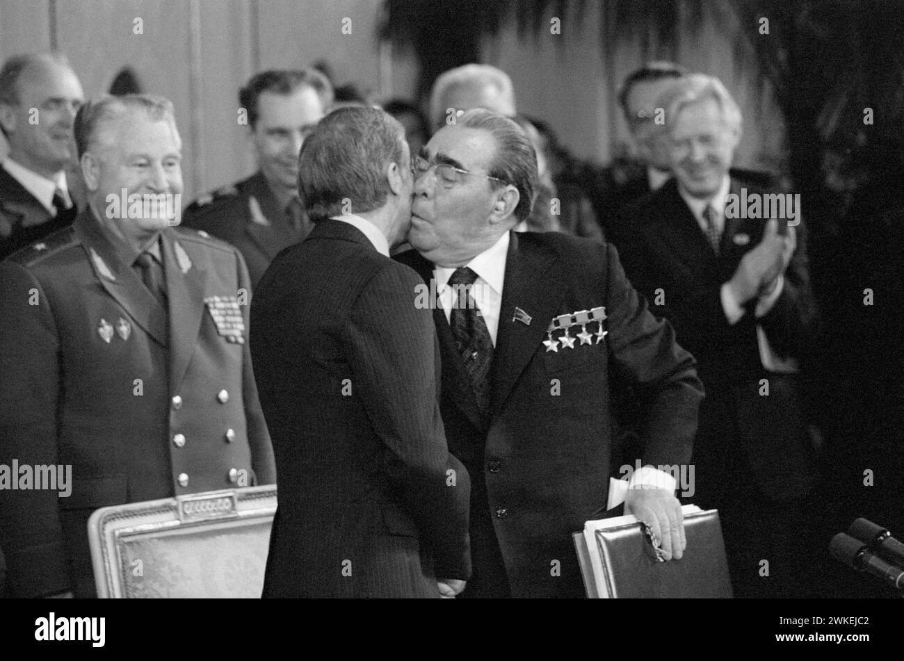 Leonid Brezhnev and US President Jimmy Carter after the signing of the SALT II treaty in Vienna in 1979. Museum: PRIVATE COLLECTION. Author: ANONYMOUS. Stock Photo