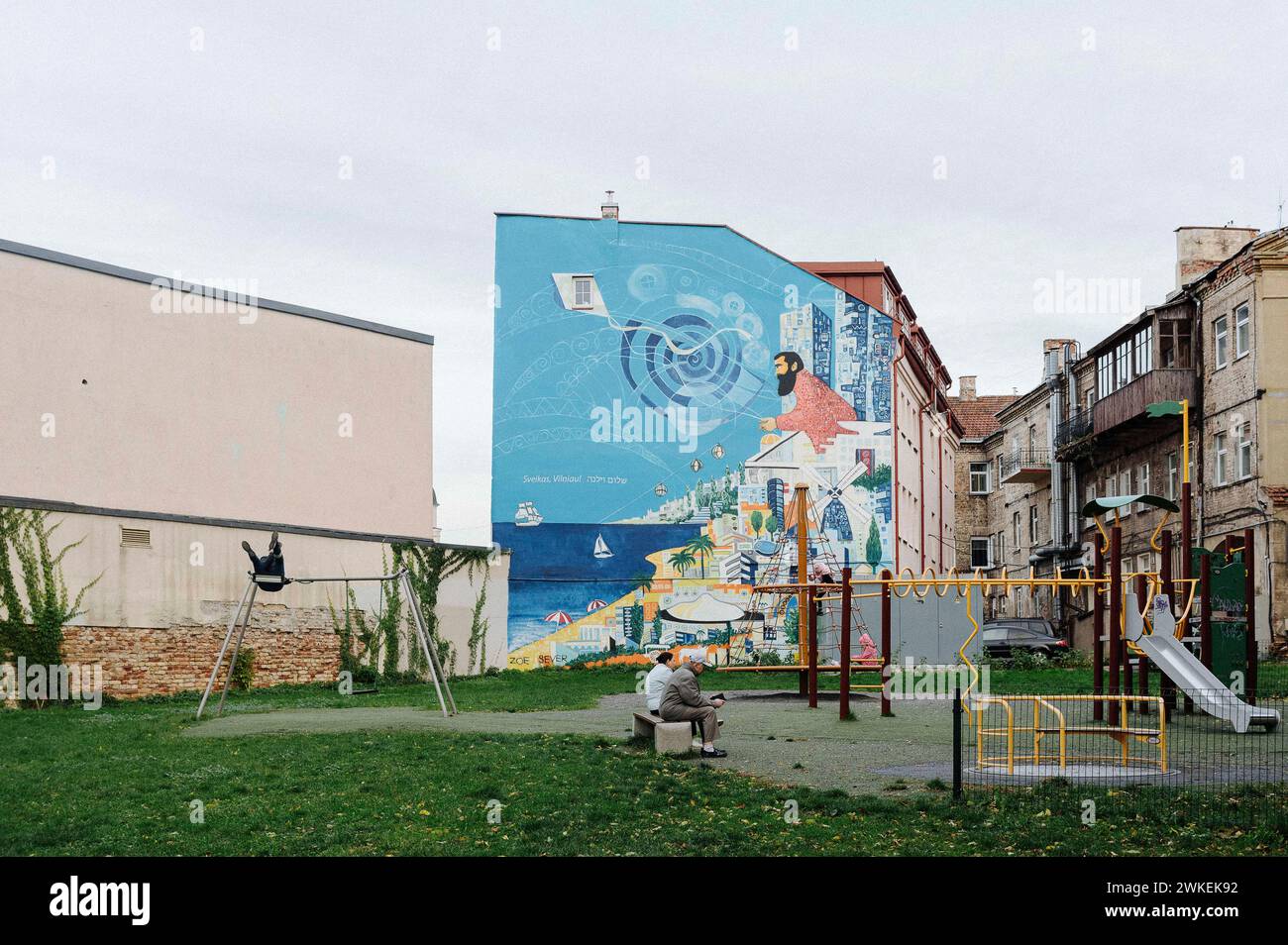 © Jan Schmidt-Whitley/Le Pictorium/MAXPPP - Vilnius 19/02/2024 Jan Schmidt-Whitley/Le Pictorium - 19/02/2024 - lituanie/les pays baltes/Vilnius - Une fresque urbaine dans les rues de Vilnius. Le street art est tres populaire en Lituanie et on trouve frequemment des oeuvres sur les murs des immeubles de la ville. - Valeurs Actuelles out, no jdd, jdd out, RUSSIA OUT, NO RUSSIA #norussia/19/02/2024 - lithuania/Baltic countries/Vilnius - An urban mural in the streets of Vilnius. Street art is very popular in Lithuania, and works of art can often be found on the walls of the city' Stock Photo