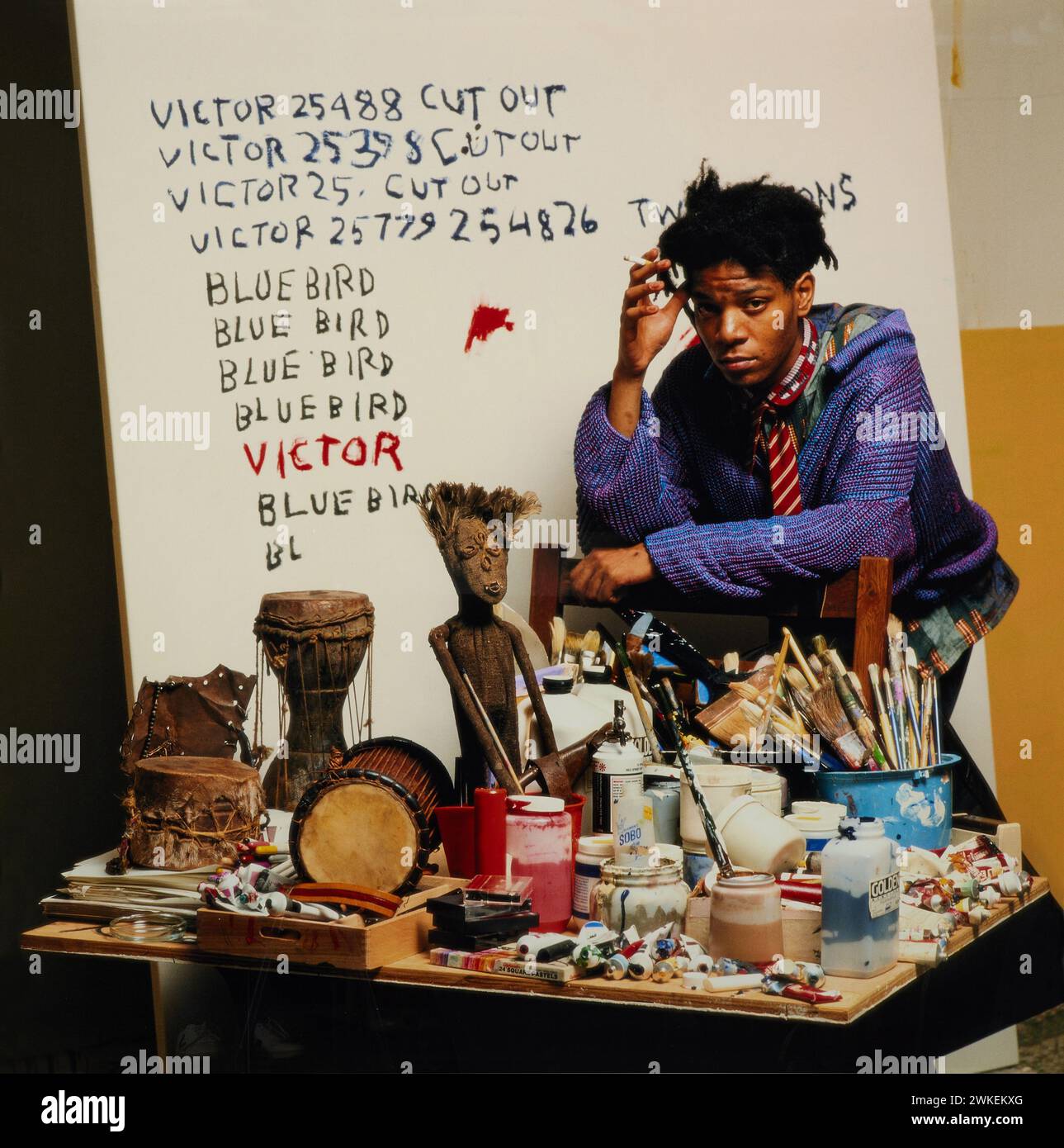 Jean-Michel Basquiat, Great Jones Street Studio, New York. Museum: Privatsammlung. Author: Tseng Kwong Chi. Stock Photo