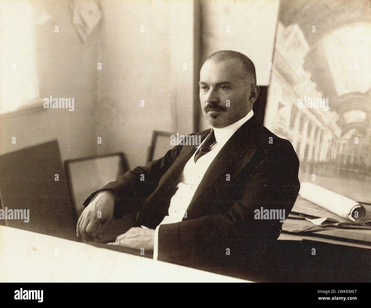 Alexei Wiktorowitsch Schtschussew (18731949) im Atelier am Kasaner