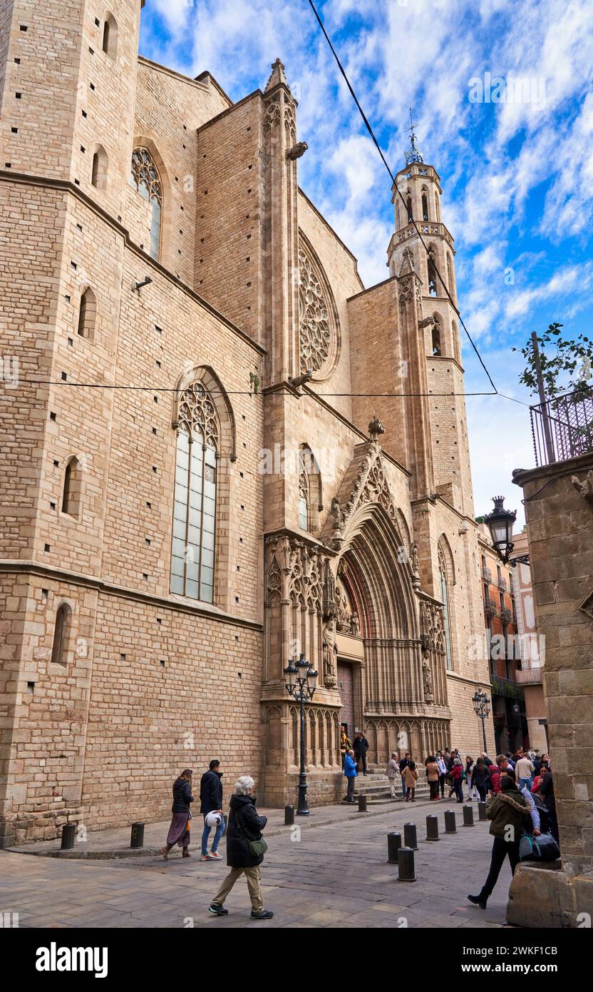 Rose window santa maria del mar hi-res stock photography and images - Alamy