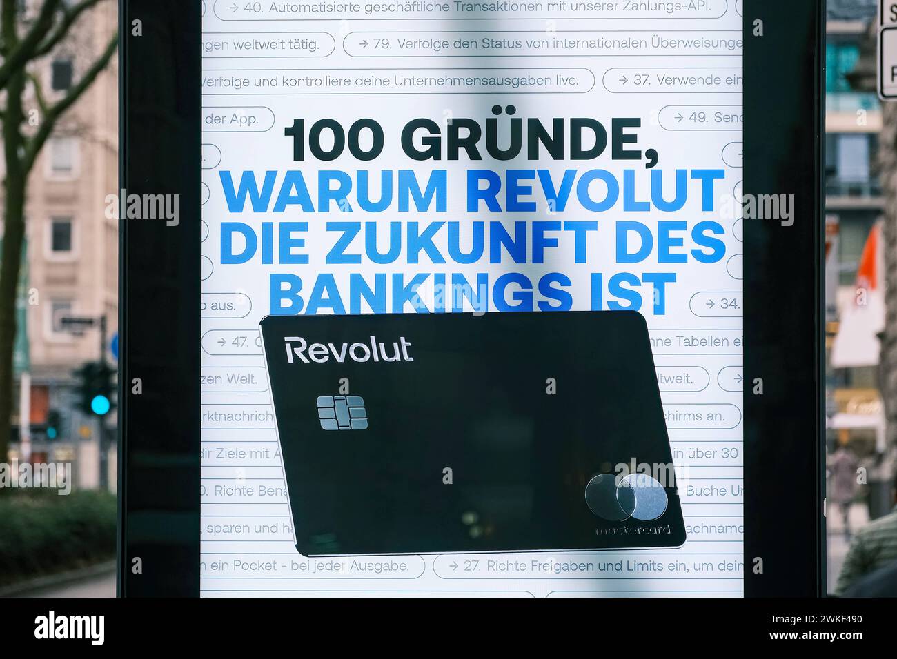 Düsseldorf 20.02.2024 Revolut Bank UAB Litauen Neobank Neo-Bank VISA Kreditkarte Debitkarte Kartenchip Zahlungsverkehr Girokonto Zahlungsverkehr wird von der Bank Litauen reguliert Bankgebühren Kartenprovisionen Kartenzahlung Bargeldersatz Fintechbank Fintech-Startup Finanzplattform open banking Wall  JCDecaux-Gruppe  Aussenwerbung digitale Werbefläche Königsallee Düsseldorf Nordrhein-Westfalen Deutschland *** Düsseldorf 20 02 2024 Revolut Bank UAB Lithuania Neobank Neo Bank VISA Credit card Debit card Card chip Payment transactions Current account Payment transactions are regulated by the ban Stock Photo