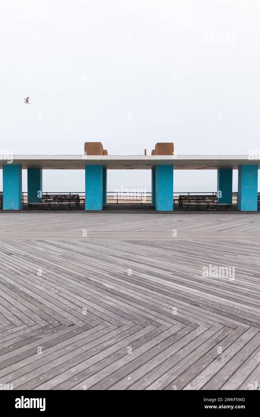 Coney island pier empty hi-res stock photography and images - Alamy
