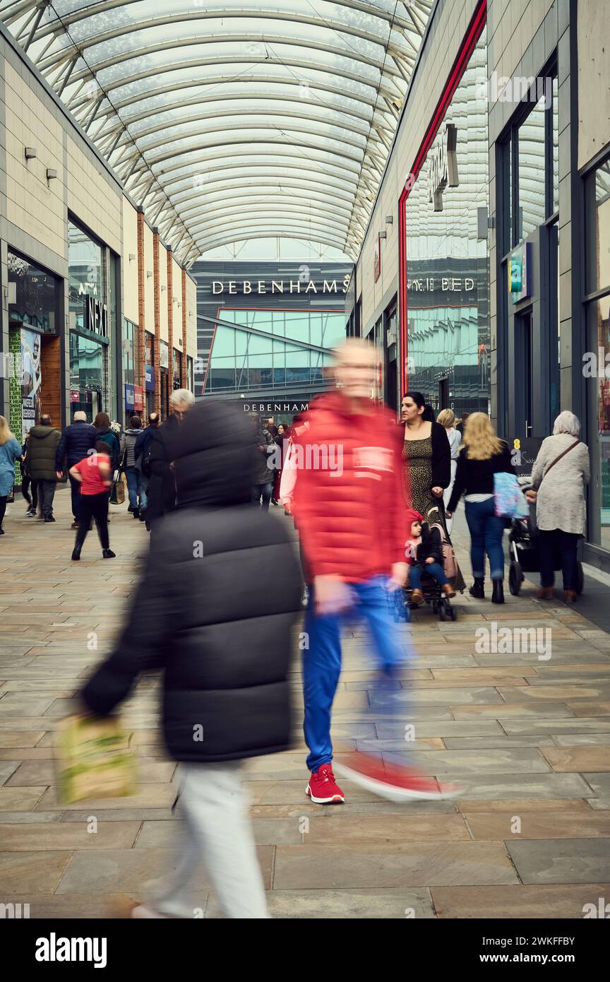 Shoppers in Trinity Walk,Shopping Centre,Wakefield Stock Photo