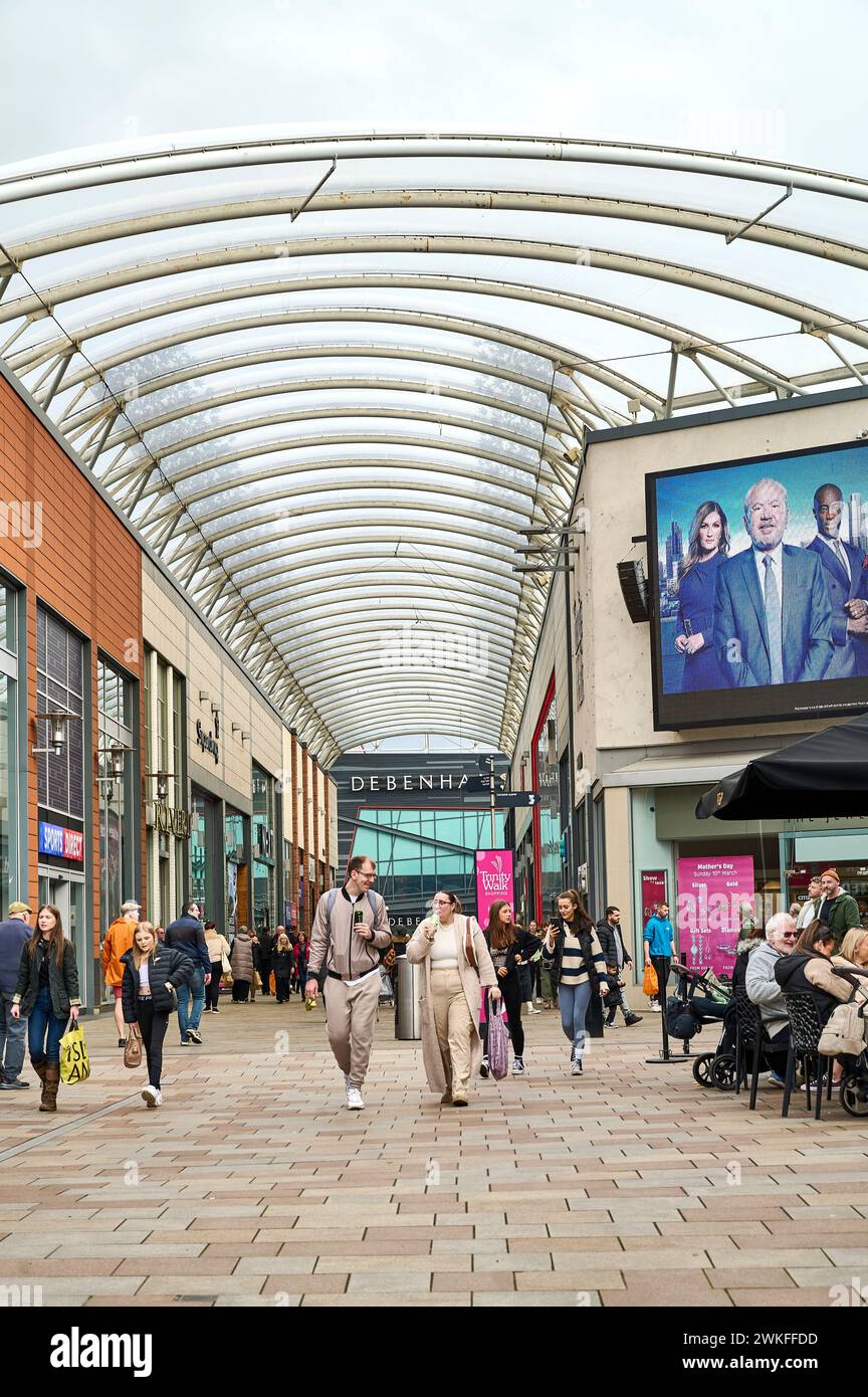 Shoppers in Trinity Walk,Shopping Centre,Wakefield Stock Photo