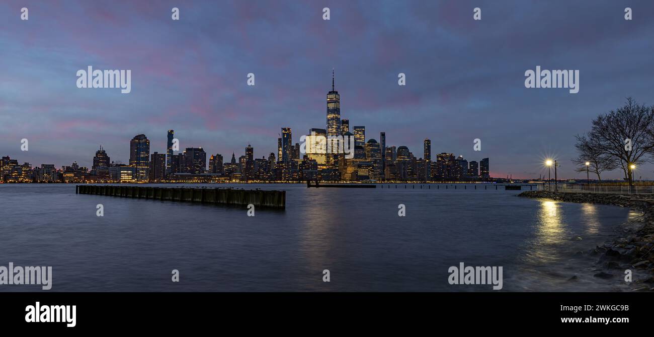 New york city skyline at sunrise hi-res stock photography and images ...