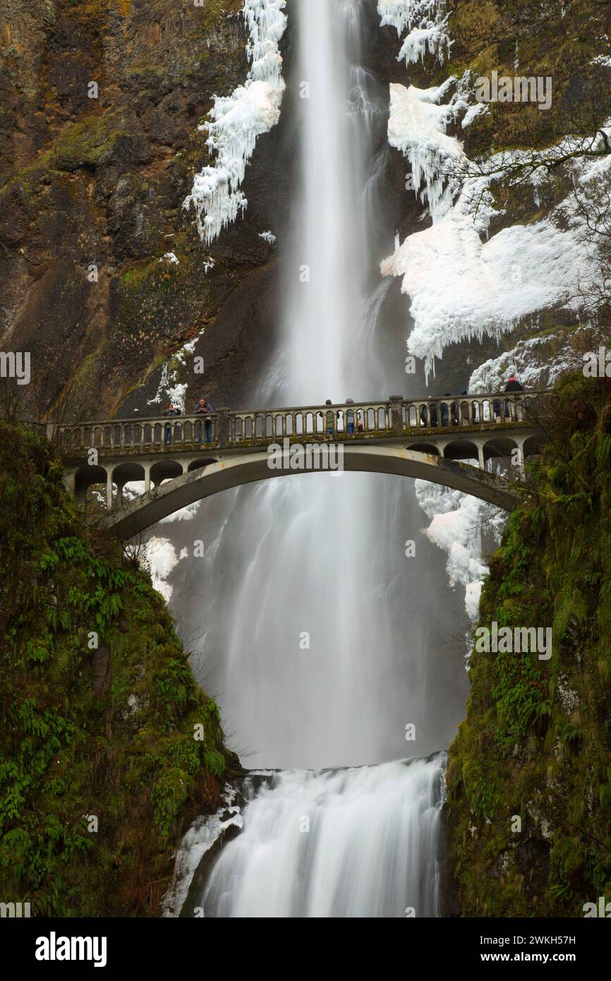 Multnomah Falls with Benson Bridge, Historic Columbia River Highway, Mt Hood National Forest, Columbia River Gorge National Scenic Area, Oregon Stock Photo