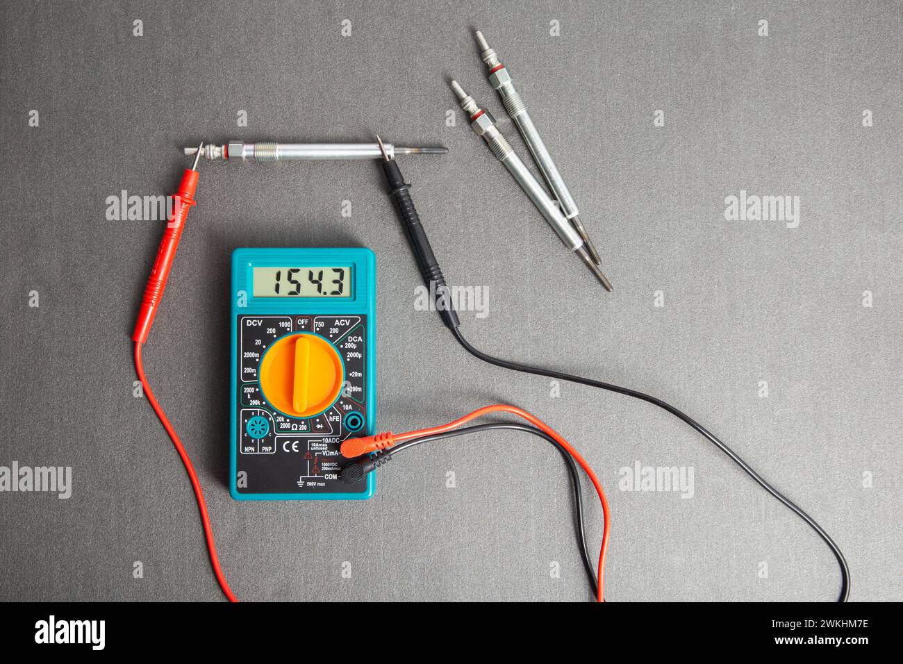Checking the serviceability of the glow plug with a multimeter. Glow
