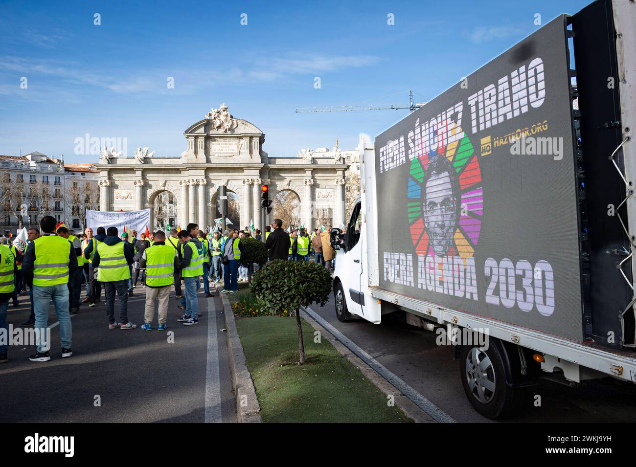 Spanish farmer demonstration in Madrid A protest sign against Pedro Sanchez is displayed on a truck during the farmers demonstration in Madrid the protest, organized by Spanish trade unions, is focused on concerns over unfair competition from products originating outside the EU. Farmers are also unhappy about the meager profits derived from their crops and are critical of EU agricultural policy. Madrid Puerta de Alcala Madrid Spain Copyright: xAlbertoxGardinx AGardin 20240221 manifestacion tractores madrid 017 Stock Photo