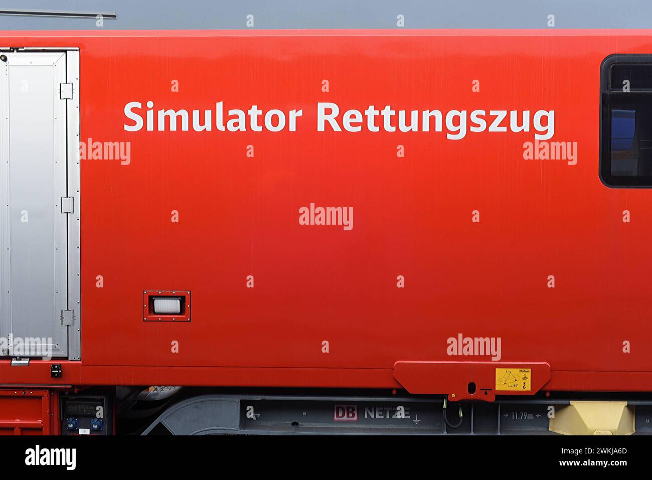 Am Bahnhof Fulda ist ein Notfallzug der Deutschen Bahn stationiert, der